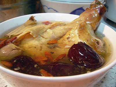 double boiled sweet herbal chicken soup